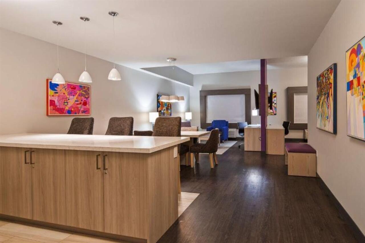 Best Western Premier Winnipeg East Екстер'єр фото
