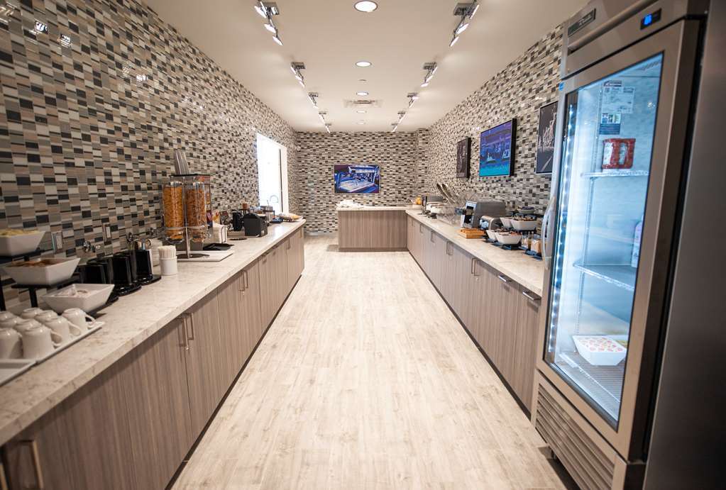 Best Western Premier Winnipeg East Ресторан фото
